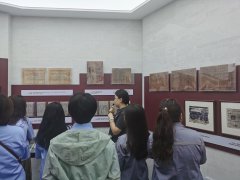 <b>走進檔案館，領(lǐng)悟獨特魅力</b>